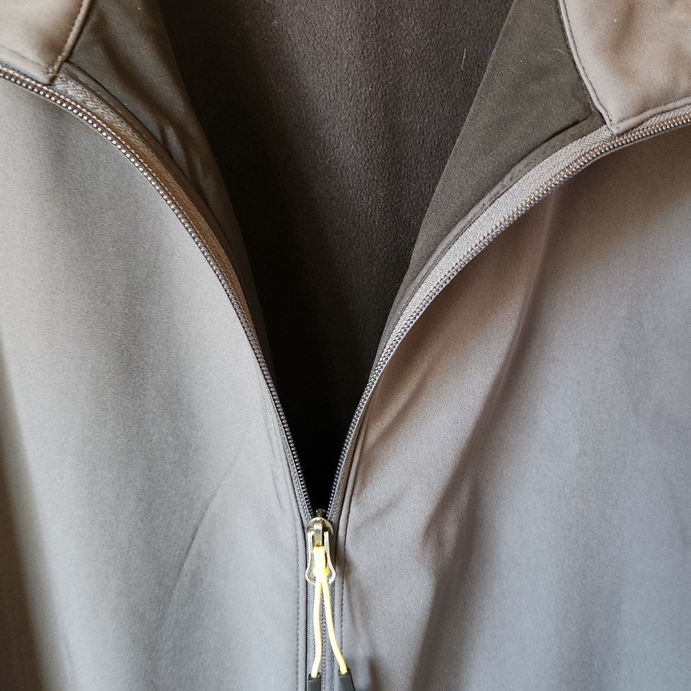 Men's Gray Softshell Jacket - Picture 2 of 4